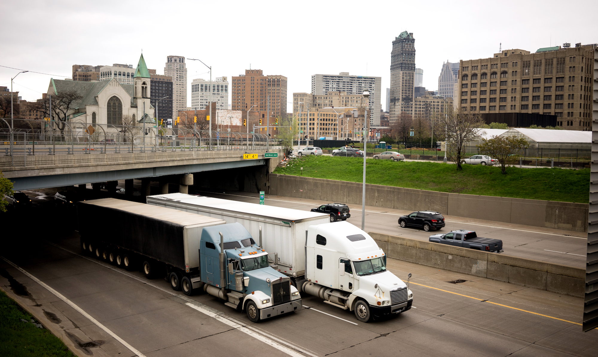 Houston 18-Wheeler Truck Accident Attorney - Free Evaluation
